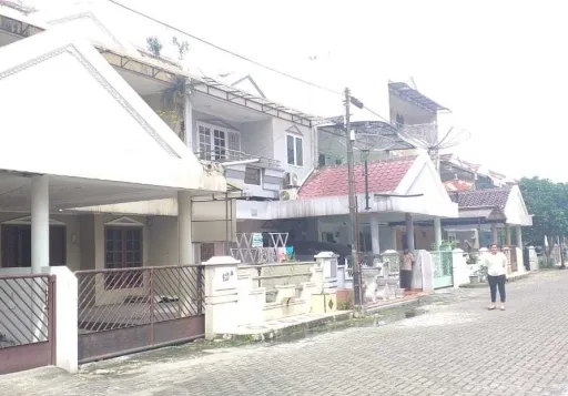 Rumah Vila Komplek Taman Tomang Elok Medan (R-0195)