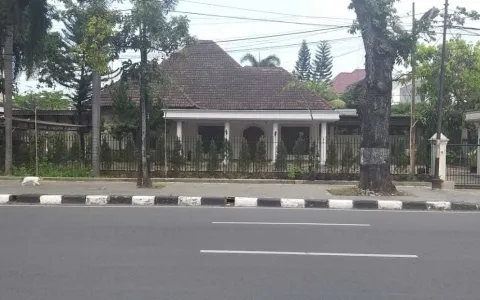 Dijual Rumah & Tanah Luas Jl.Diponegoro, Medan Polonia -R-0219