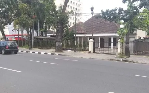 Dijual Rumah & Tanah Luas Jl.Diponegoro, Medan Polonia -R-0219