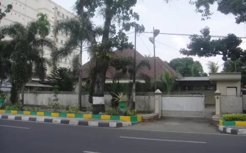 Dijual Rumah & Tanah Luas Jl.Diponegoro, Medan Polonia -R-0219