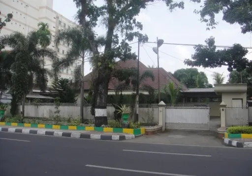 Dijual Rumah & Tanah Luas Jl.Diponegoro, Medan Polonia -R-0219