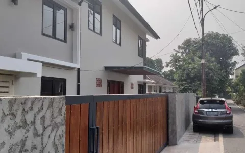 Rumah Jalan Cendrawasih III Kebayoran Lama - R-0237