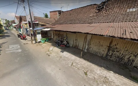 Rumah Jalan Kawi Tengah Kota Blitar -R-0281