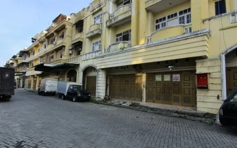 Dijual Ruko Jl.Royal Cemara Asri Siap Huni -RK-0242