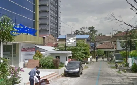 Dijual Gedung 4 Lantai Jl. Sei Tuan, Babura, Medan