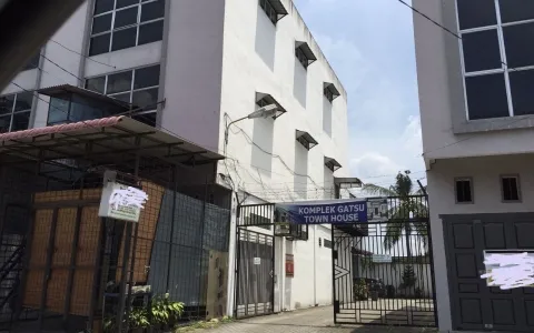 Dijual Ruko Kosong Komplek Gatsu Town House Medan