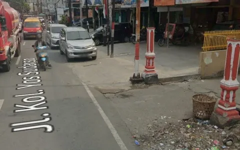 Dijual Rumah Jl.Yos Sudarso,Medan belakang indomaret -R-0358