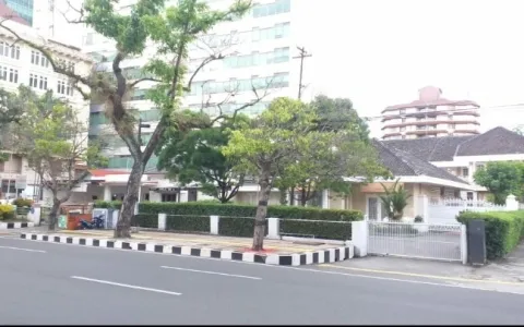 Dijual Rumah siap huni jl.Diponegoro dkat hotel,Medan-R-0312