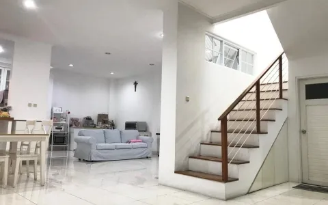 Dijual Rumah Taman Ratu, Furnished, Kb.Jeruk, Jakarta-R-0369