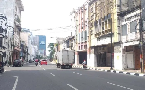 Gedung mini Tua,Jl.Ahmad Yani simpang Jl.Perdana, Kesawan,