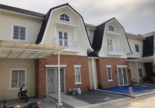 Dijual Rumah Komplek Merci Roterdam Blok E, Deli tua-R-0376