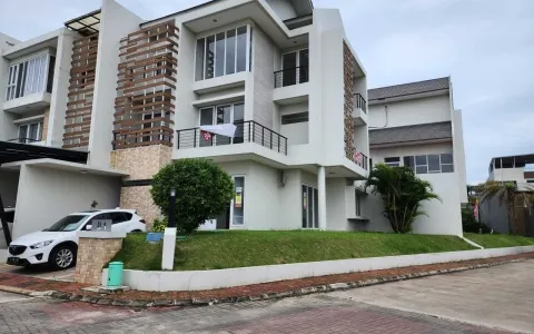 Rumah Baru Grisenda PIK Lucky Park Blok B,Penjaringan, Jakarta-R-0383