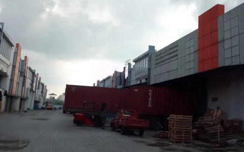 Dijual Gudang siap pakai Amplas Trade Center Blok B, Medan