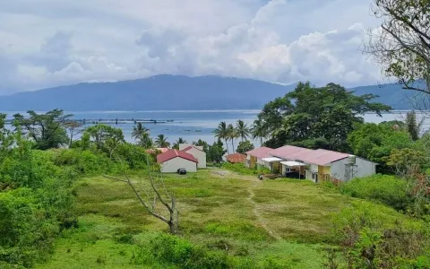 Dijual Rumah Vila dekat Toba Beach, Samosir