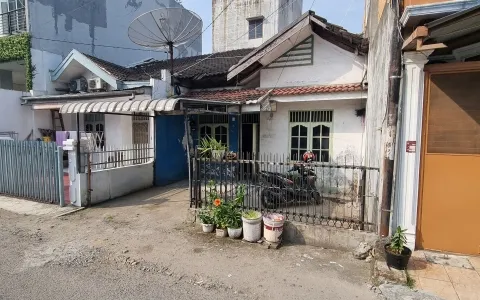 Dijual Cepat Rumah Jl. Brigjen Katamso Gg Saedah Blok A, Medan