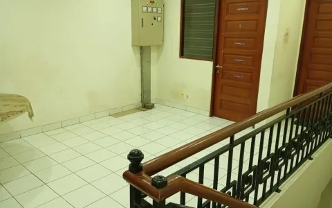 Ruko dijual siap huni ada tmpat nongkrong Jl. Raya Padjajaran, Bogor