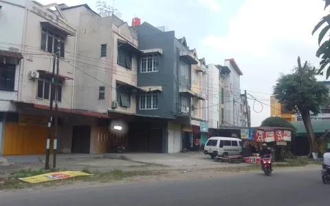 Ruko disewa siap huni Jl. T. Amir Hamzah Komp. Griya Riatur, Medan