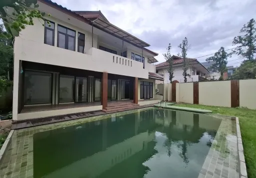 Disewa Rumah mewah daerah kemang Jl.Benda Atas, Cilandak, Ps. Minggu, Jakarta