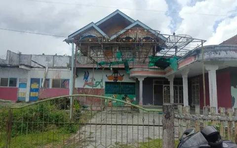 Dijual Murah Rumah Tua Jl.Purwodadi, Curup Sel,Rejang Lebong,Bengkulu