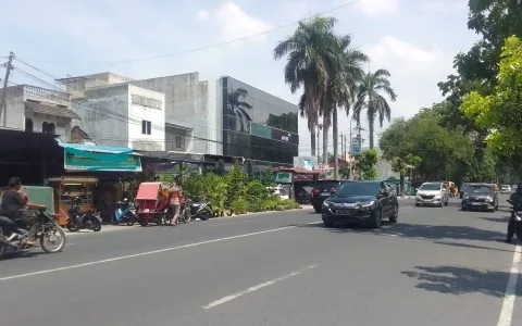 Rumah siap pakai Jl. Adam Malik, Medan