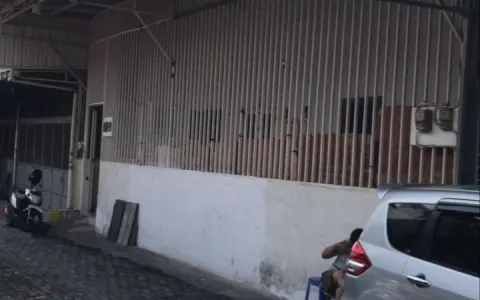 Di Jual Rumah Siap Huni jalan Tuasan Komplek Garden(depan chicken crush)