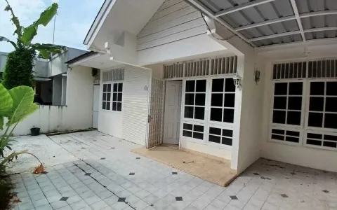 Disewa Rumah Tasbi Jl. Cycas Raya, Asam Kumbang
